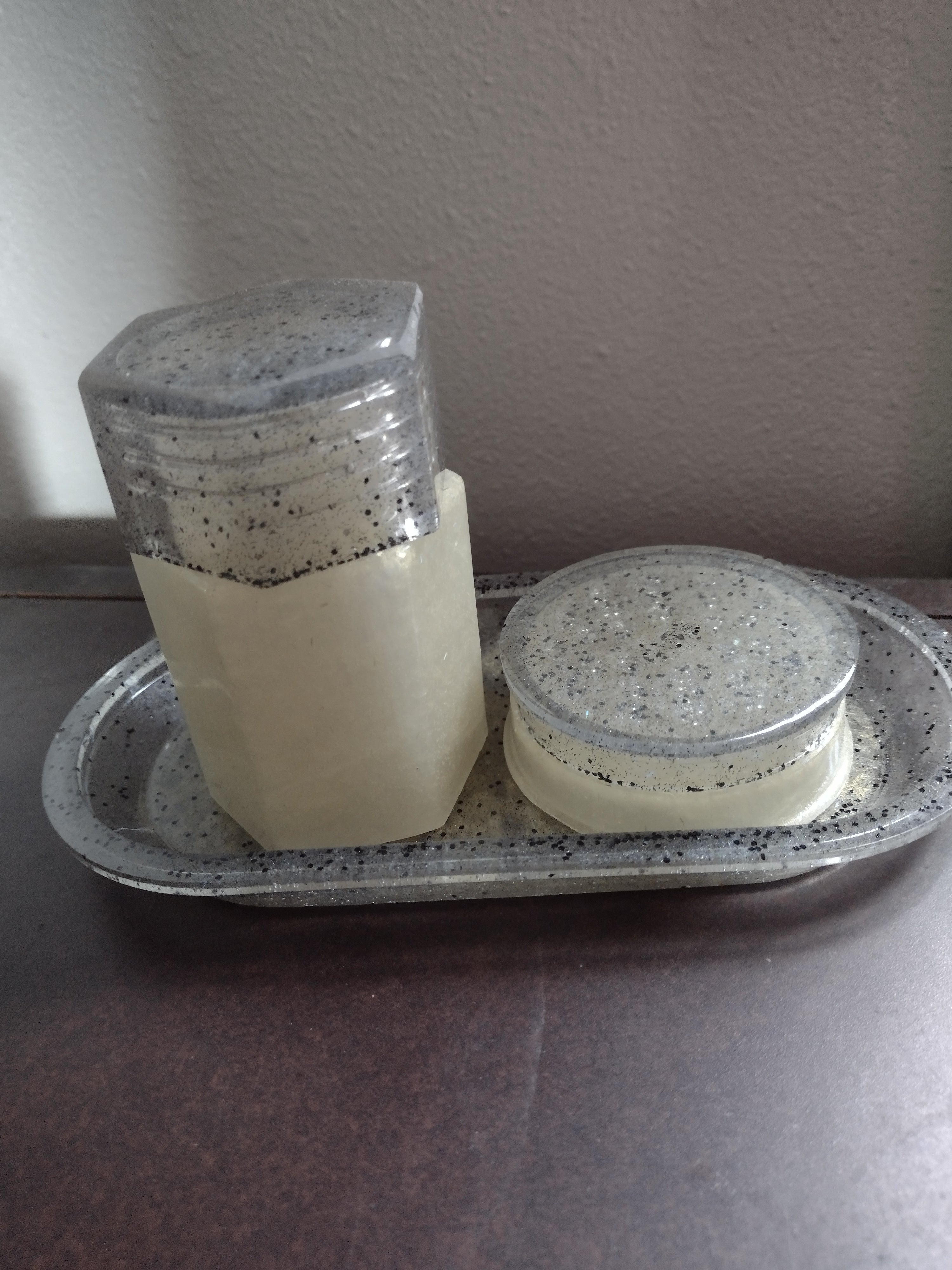 Resin tray, jar, grinder set