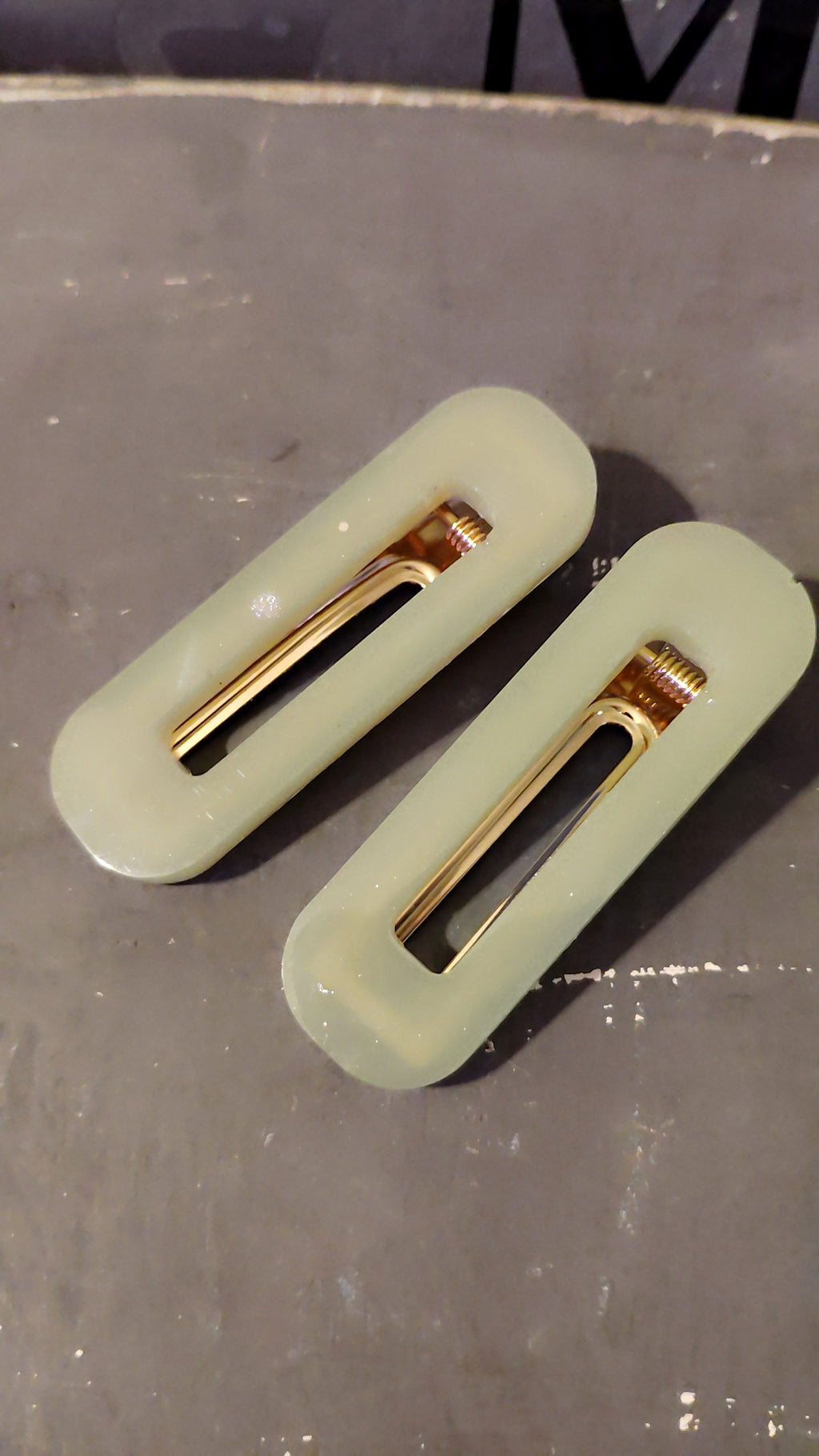 Resin Hair Clips