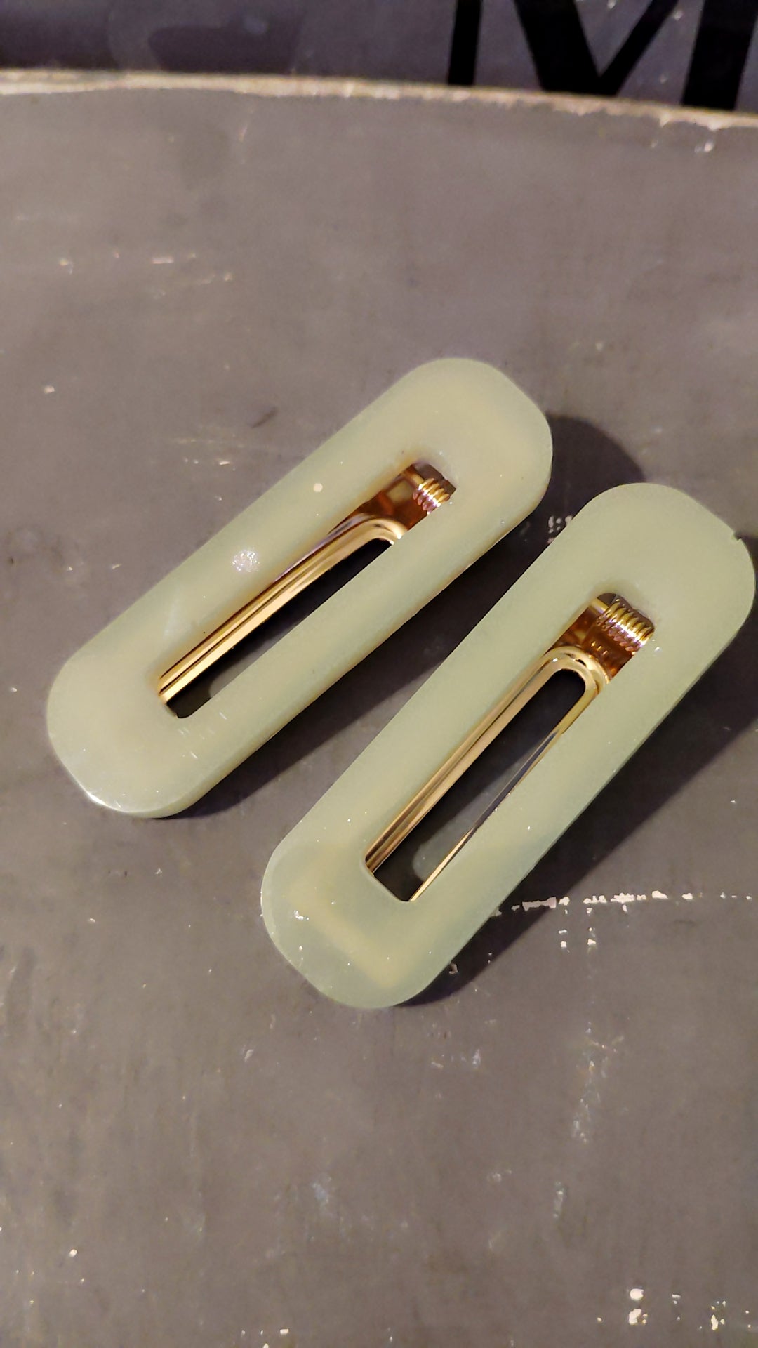 Resin Hair Clips