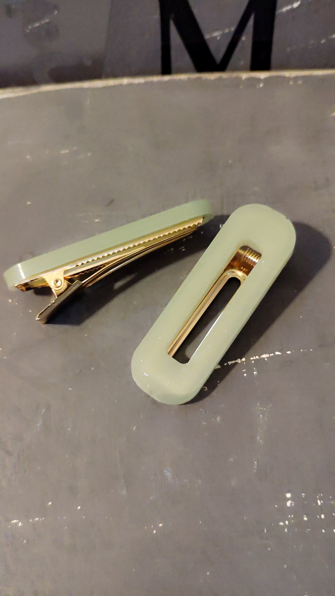 Resin Hair Clips
